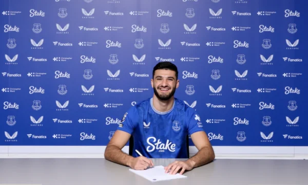 L'entraîneur d'Everton parle de Broya