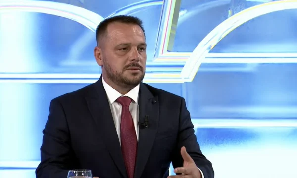 Dy muaj prej që mori pozitën e ministrit, Maqedonci “infektohet” me nepotizëm: Emëron vëllain e deputetit të VV’së U.D. të Sekretarit të Përgjithshëm në Ministrinë e Mbrojtjes