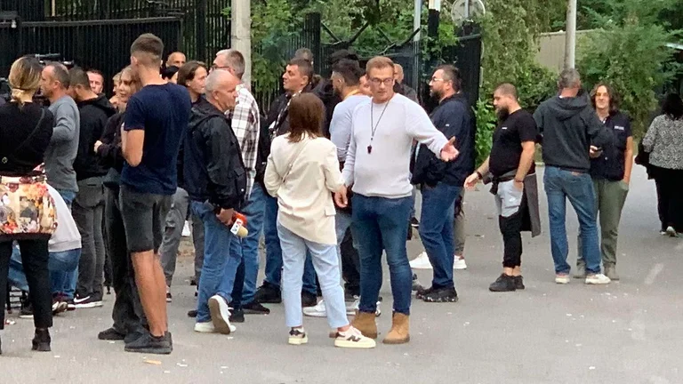 I serbi locali nel nord iniziano a disperdere, Elshani dà dettagli sulla protesta di oggi