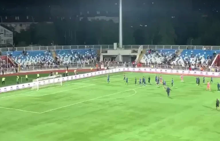 # Fans fischiare i calciatori dopo aver perso la Romania #