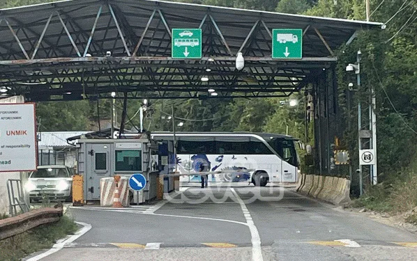Police detail the bus back to Brnjak: Missing Some Seals
