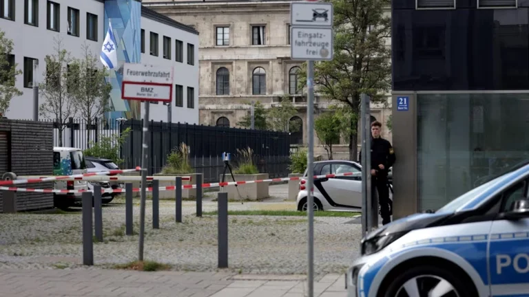 Shots near the Israeli Consulate in Munich are seen as attempting “terrorist attacks”