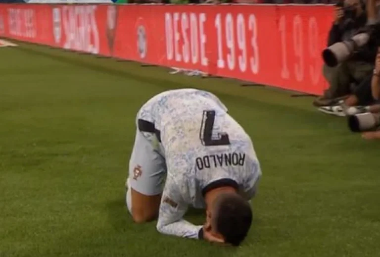 Ronaldo scores pour le Portugal, commence à pleurer après un but historique