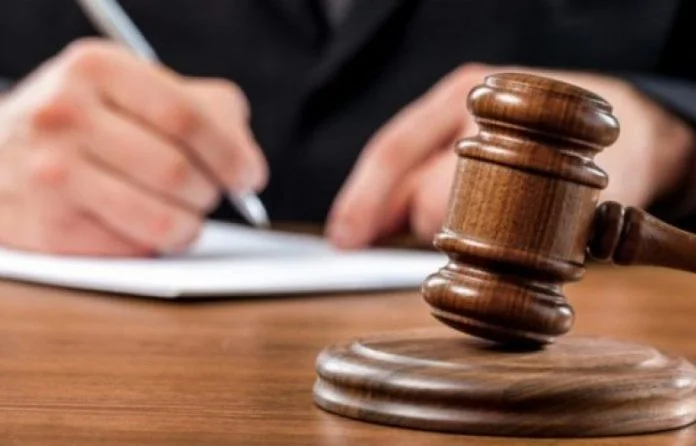 Mungon njëri i akuzuar, shtyhet gjykimi për korrupsion dhe vepra të tjera penale
