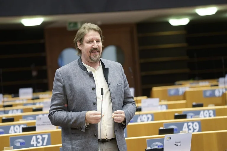 Waitz dice che sarebbe “nder” se il relatore del Kosovo è assegnato al PE
