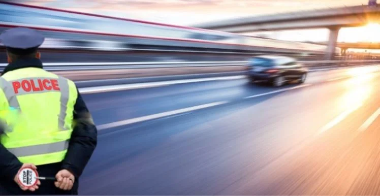 Racing auf der Autobahn, Polizei Geldstrafe 400 Euro