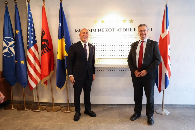 Haradinaj bei einem Treffen mit dem britischen Botschafter: Freundschaft zwischen unseren Ländern ist ewig