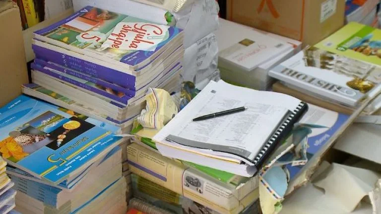 Nagavci ha detto che non ha ricevuto lamentele dal comune di Vushtrria, dicono che molti studenti sono stati lasciati senza libri