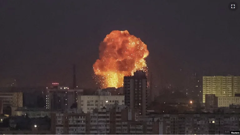 Russia attacca Kiev con missili balistici