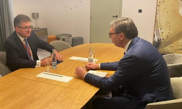 Lajcak anuncia la reunión con Vucinqi en Praga: Es urgente que haya progreso en el Diálogo
