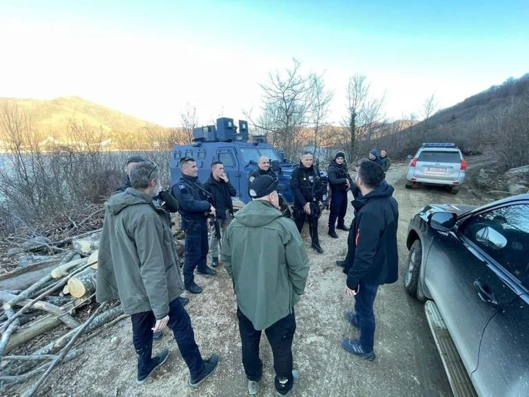 The US sends a message to the ministry leading Svechla after today's action in the North: acting the police.