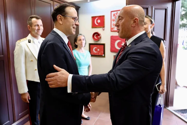 Haradinaj: Turquía siempre ha sido partidario de los procesos de construcción del estado