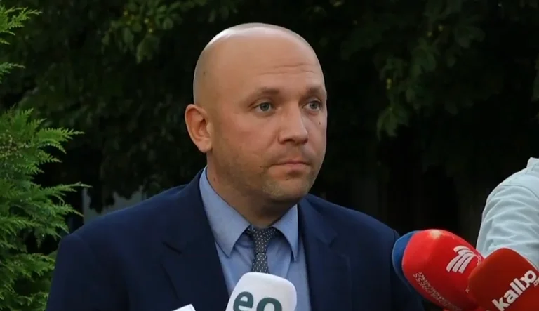 Sarrazin not satisfied with meeting Kurt: Non- light compromises between Kosovo, Serbia need