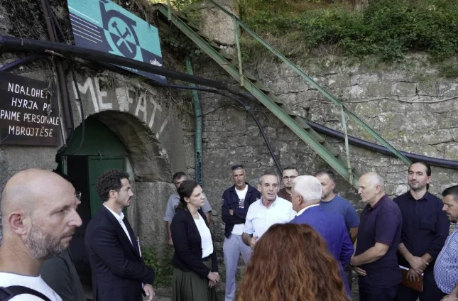 Nome del minatore Visita di Pressione Svecla a Trepca
