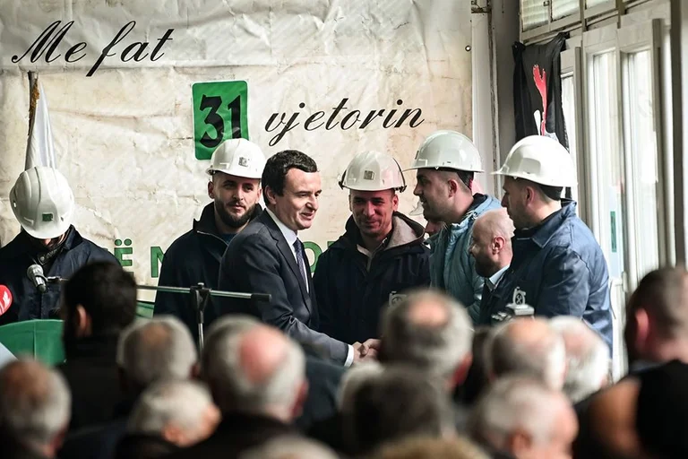 Qeveria Kurti shton zullumin ndaj minatorëve të Trepçës, ua pezullon pushimet vjetore