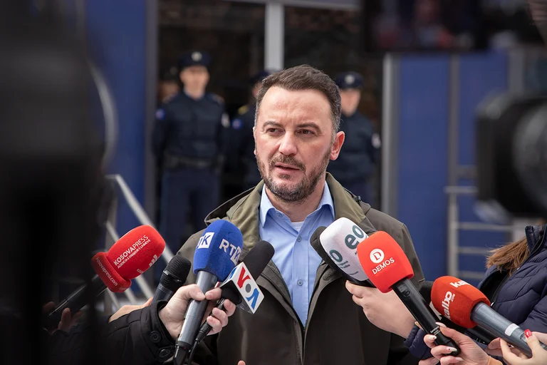 Molliqaj: Qeveria Kurti s’ka interesim të bëjë drejtësi për rastin e Astrit Deharit