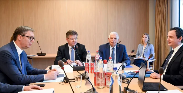 “Është dështim i tyre” – Stano heq përgjegjësinë nga BE’ja, thotë moszbatimi i marrëveshjes është dështim i Kurtit dhe Vuçiqit