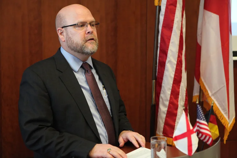 E “vulos” Ambasada Amerikane: S’është koha e duhur që ministrat të udhëtojnë për SHBA