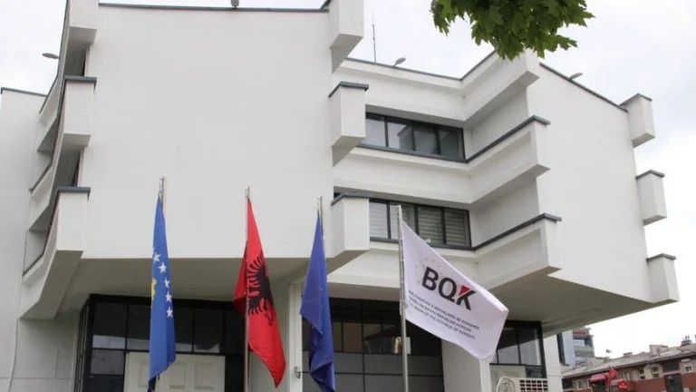 Shqetësimet e SHBA dhe BE për ndalimin e dinarit: BQK del me 20 sqarime për Rregulloren e re