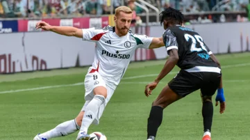 Licht leidet Verlust von Legia, gespielt mit zehn Personen in 30 Minuten
