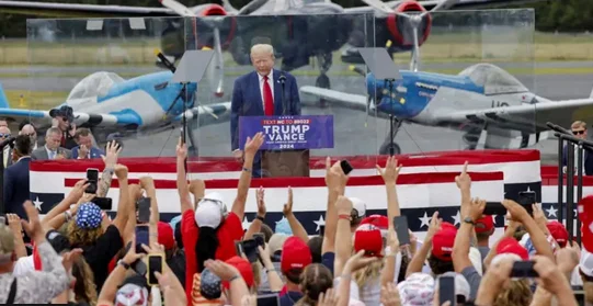 Pasi atentatit, Trump flet nga brenda kutisë së xhamit antiplumb