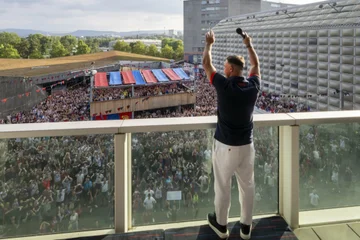 Shaqiris prächtiger Empfang am Basel, Tausende von Fans kommen aus, um ihn zu empfangen