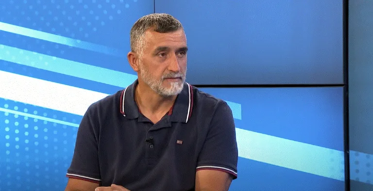 Reagimi i Osmanit kundër mediave, Elezi paralajmëron se do të ketë reagim nga ShBA kundër saj