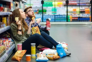 Doctors show two of the most cancerous foods for young people