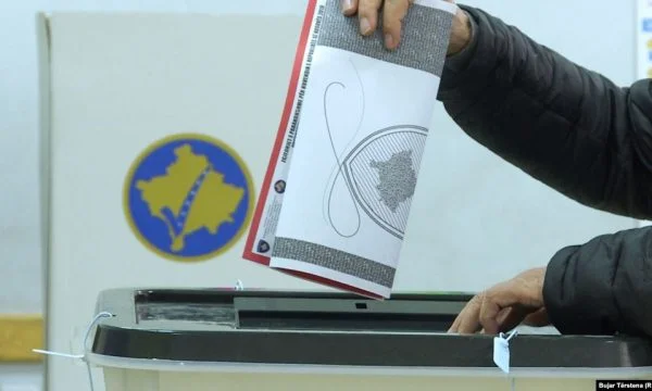 Zgjedhjet lokale, 29 subjekte politike aplikuan në KQZ