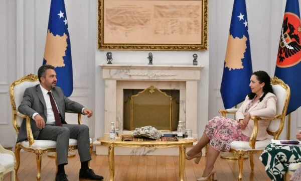 Osmani rencontre le président de la CCE, parle des préparatifs et des consultations à la date prévue des élections