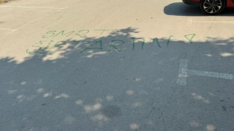 Gestern protestierten sie in Bujanoc, heute sind sie geschrieben “
