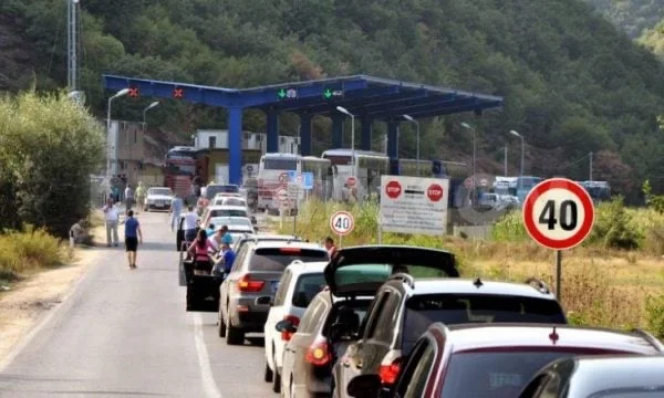 Attendere fino a due ore per lasciare il Kosovo