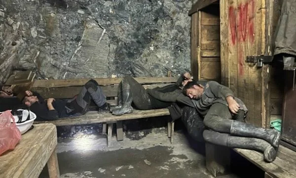 Es gibt keine Gehälter für Miner. Das Trepca Management kommt mit einer neuen Frist aus.