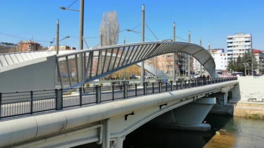 KFOR vuole speculare su una fuga dal ponte Ibër