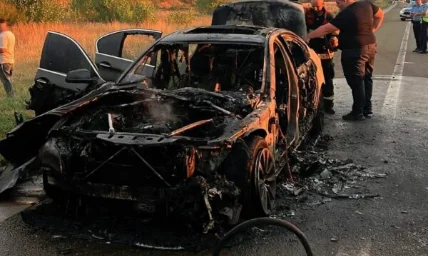 Exile bricht Pause in Kosovo, Auto verbrannt zu Asche