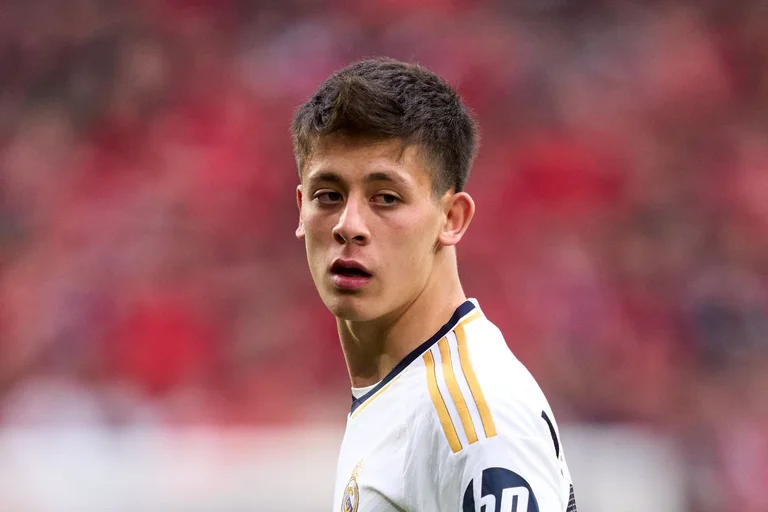 Dans les coulisses détectées, le Real Madrid a rejeté 100 millions d'euros de géant européen pour Arda Guler