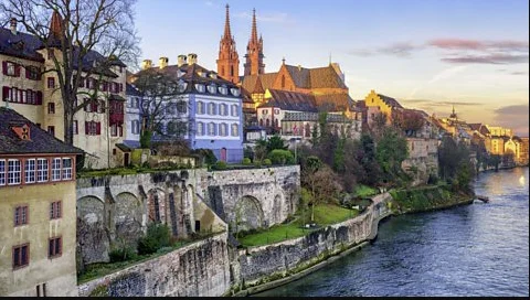 Viaja cada día desde Suiza a Pristina!