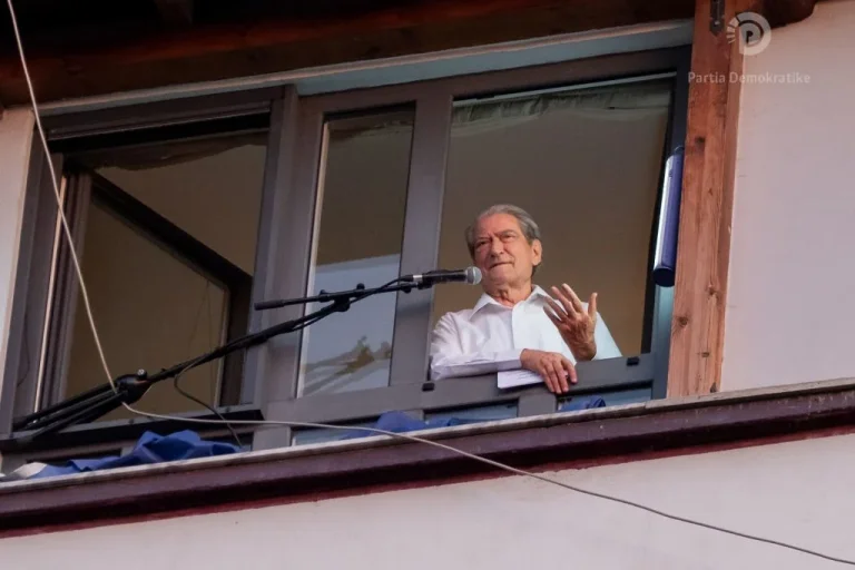 Berisha séree riconosce la sconfitta in Himara, chiamando per la pace <x0) leadership