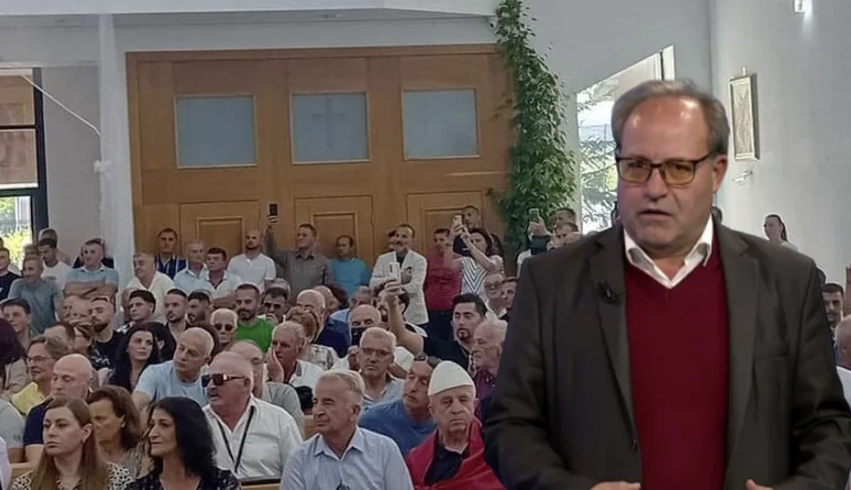Sadri Ramabaya si congratula con coloro che si sono convertiti in cattolico