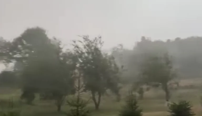 La poderosa tormenta en Podujevo VIDEOS