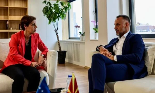 Gervalla sagt, dass es am Flughafen Skopje immer wieder ein falsches Verhalten gegen Kosovo-Delegationen gab