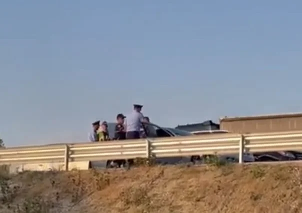 View when Albania Police Director slaps a citizen, suspended from duty