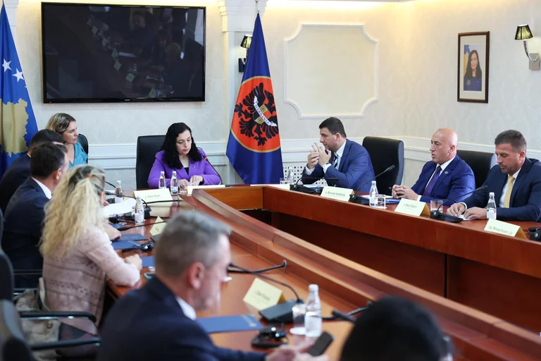 Ramush Haradinaj propose également le 26 janvier pour la tenue des élections