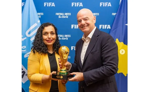Infantino welcomes Osman to FIFA office