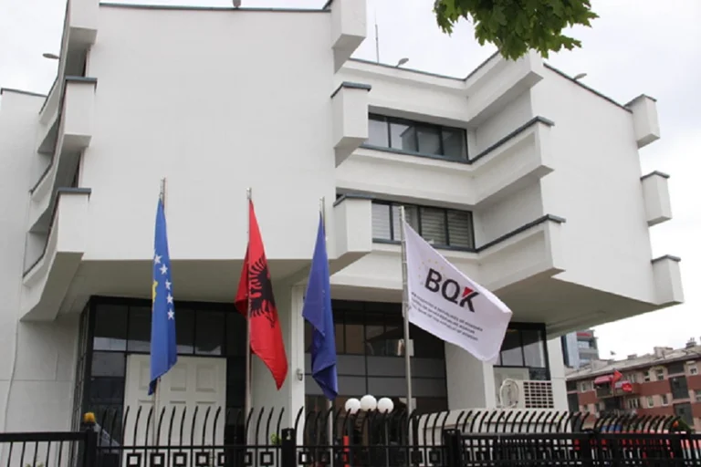Dorëzohet BQK: Shtynë 3 muaj vendimin për dinarin