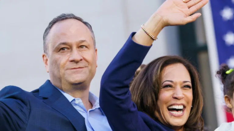 Il marito di Kamala Harris si prende gioco di Donald Trump