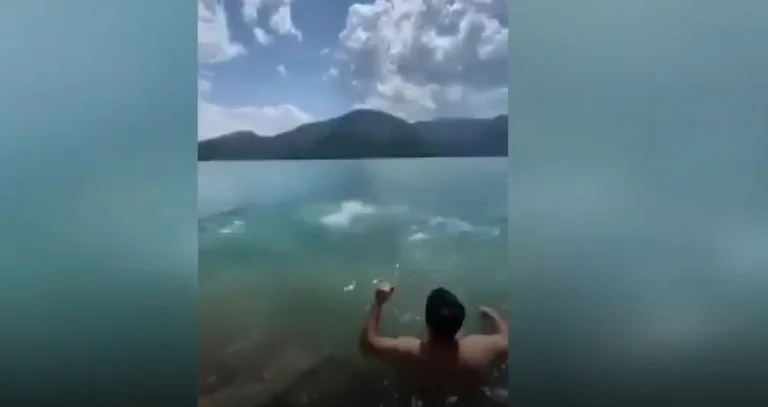 El momento de la explosión de Wyman, los ciudadanos se bañaban en el lago