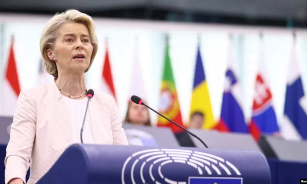 Ursula von der Leyen warnt er, dass er die Erweiterung Priorität vor dem zweiten Begriff hat