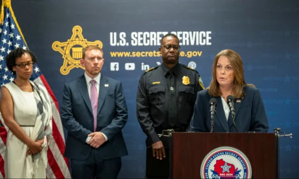 El asesinato de Trump, director del Servicio Secreto dice que no va a renunciar