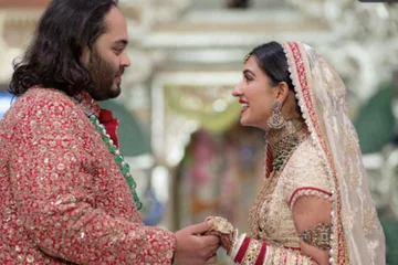 Le fils le plus riche de l'Inde fait don à ses amis à l'heure du mariage d'une valeur de 180 mille euros
